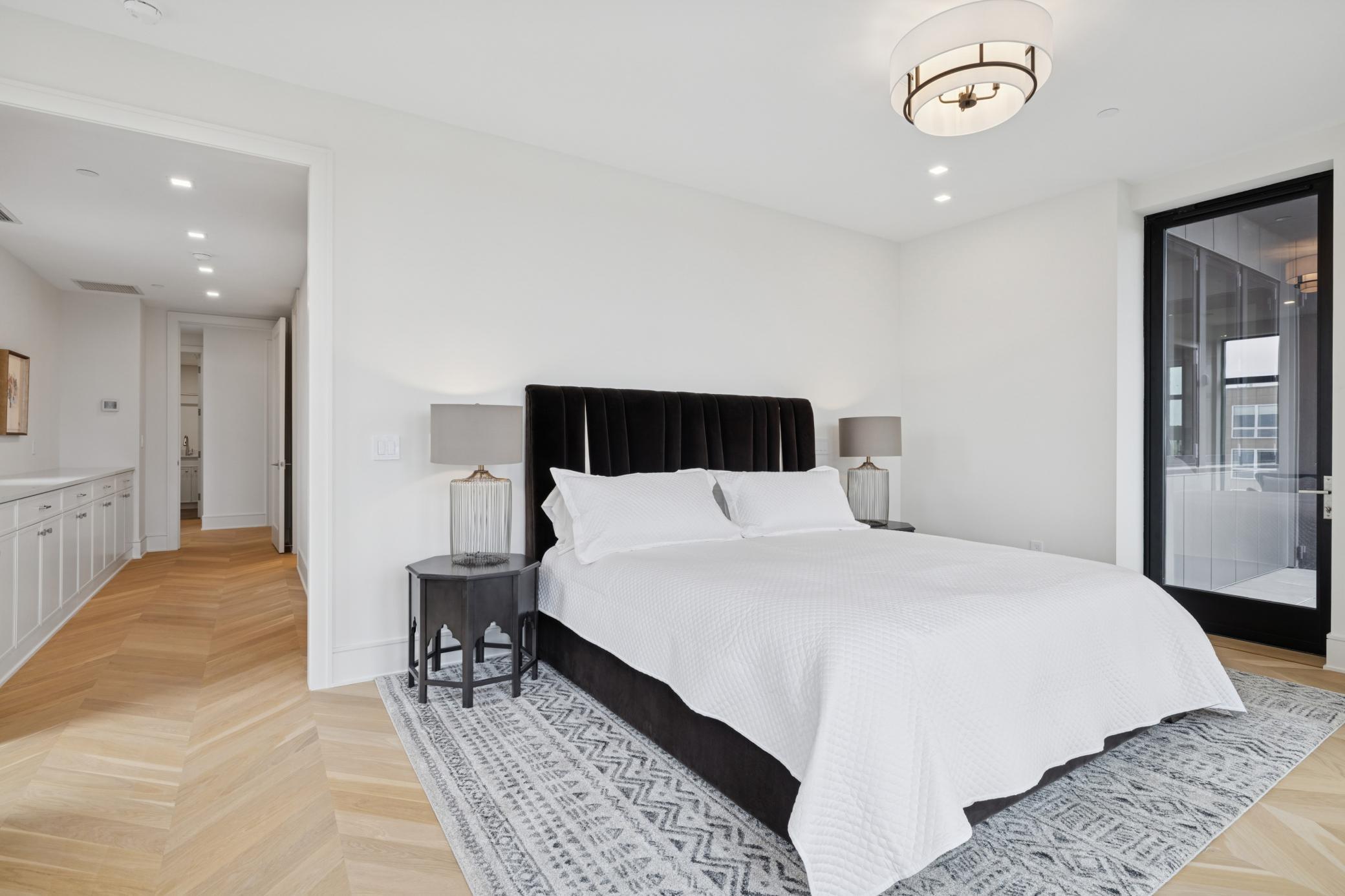 3041 Holmes Avenue S Unit: 501