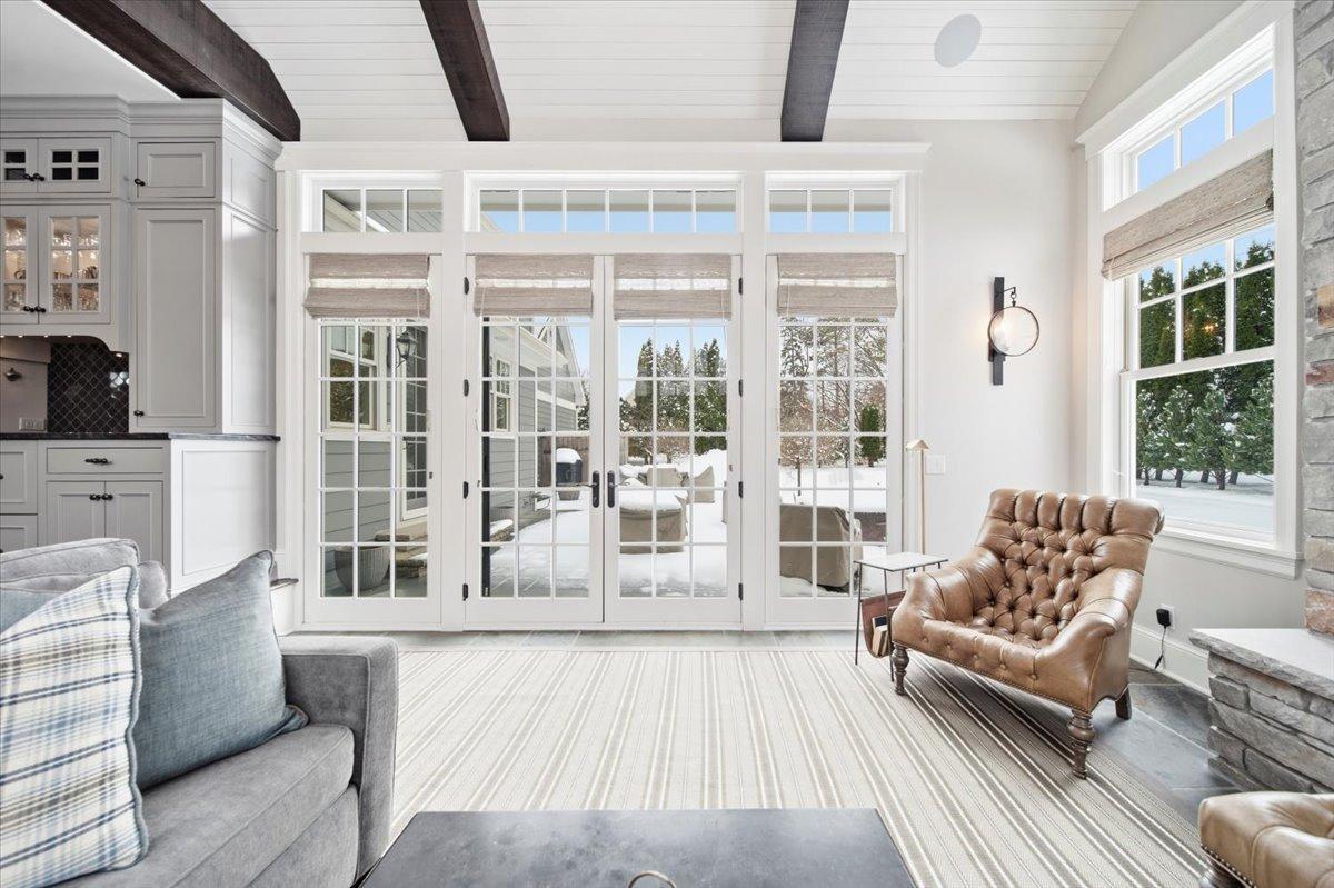 5204 Glengarry Parkway