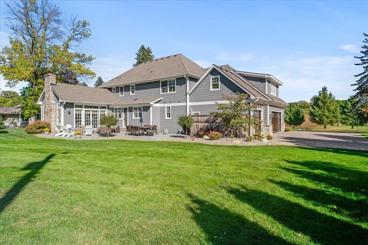 5204 Glengarry Parkway