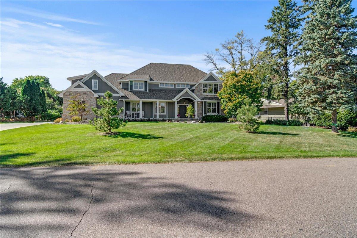 5204 Glengarry Parkway
