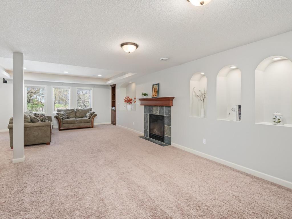 6241 Urbandale Lane N