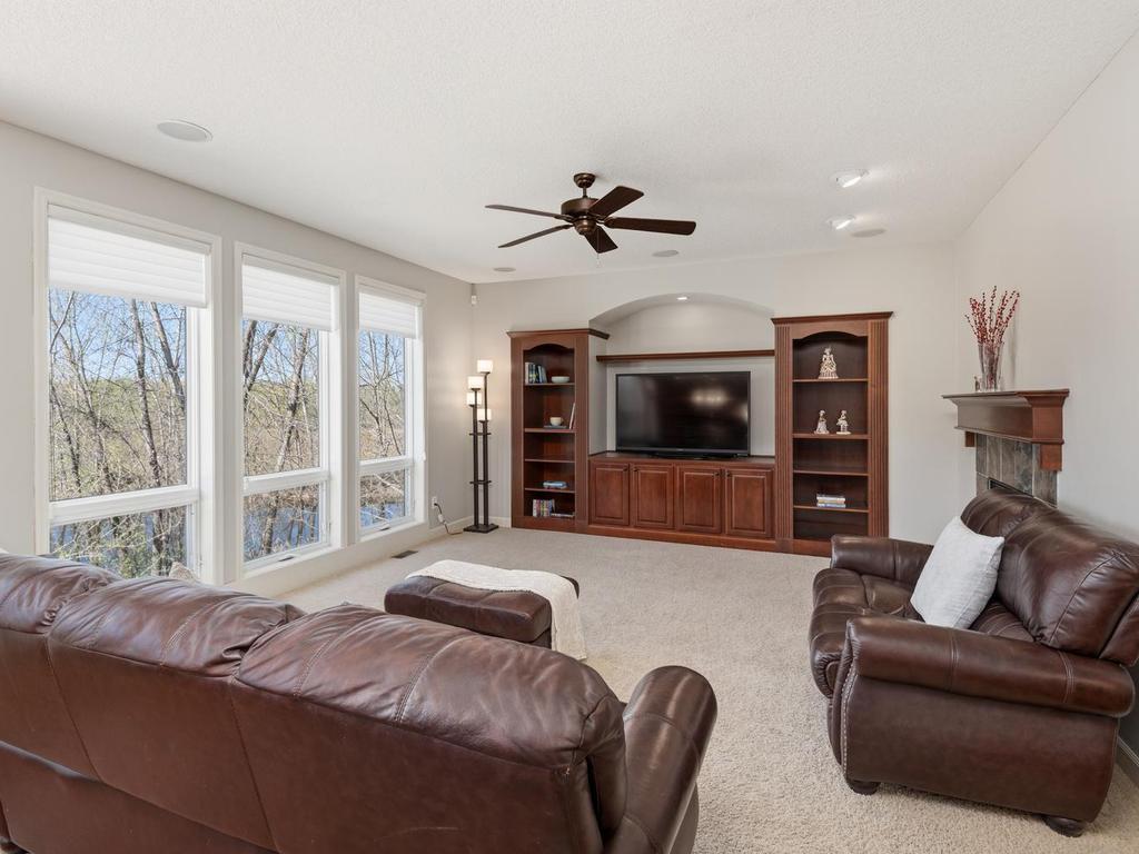 6241 Urbandale Lane N