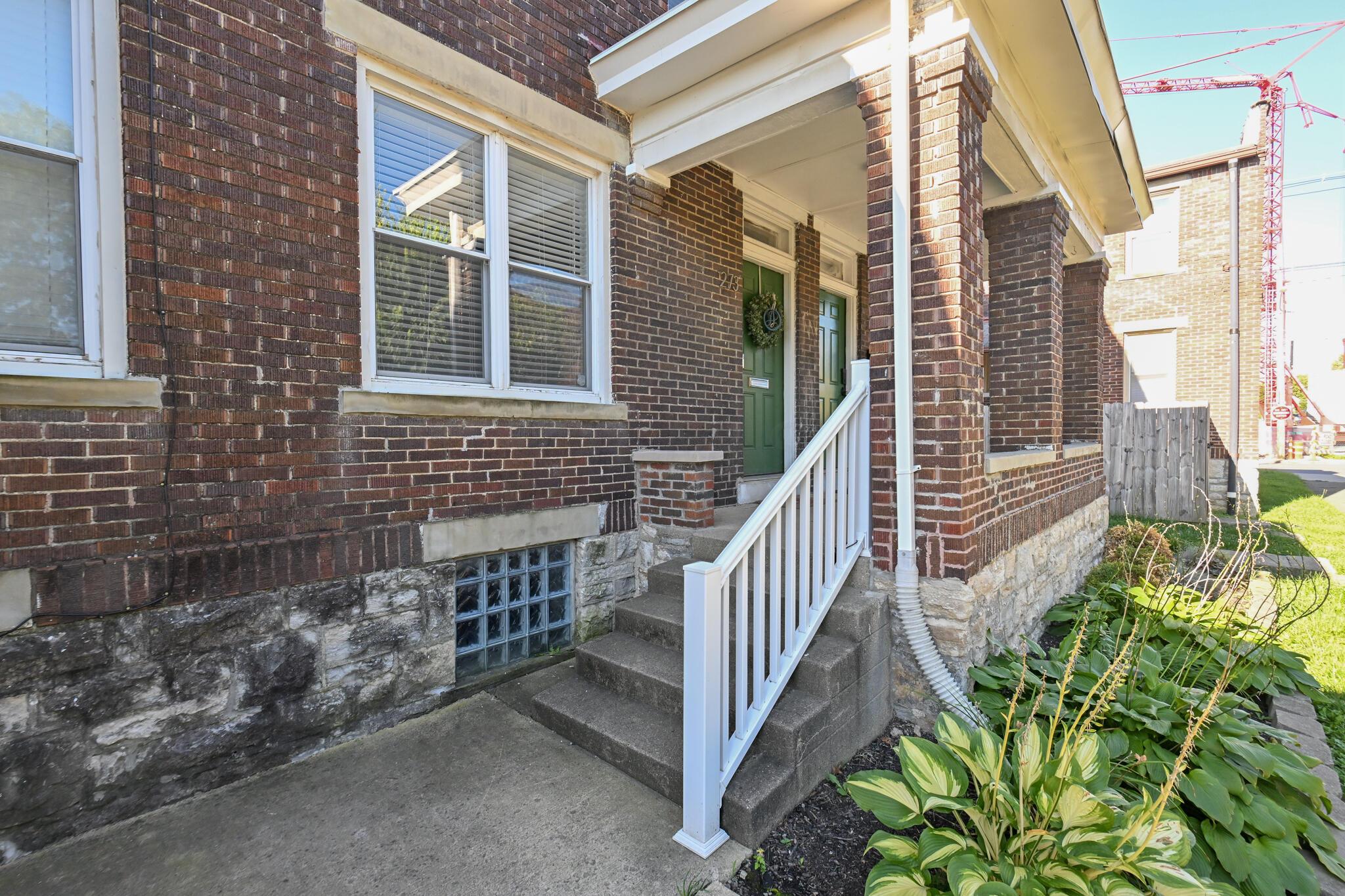 273 E 8th Avenue