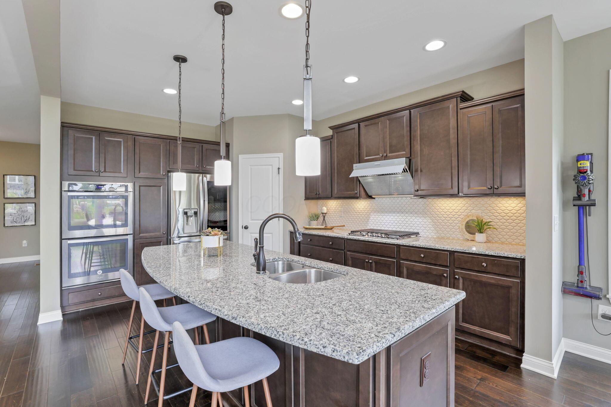 8007 Finch Leaf Drive