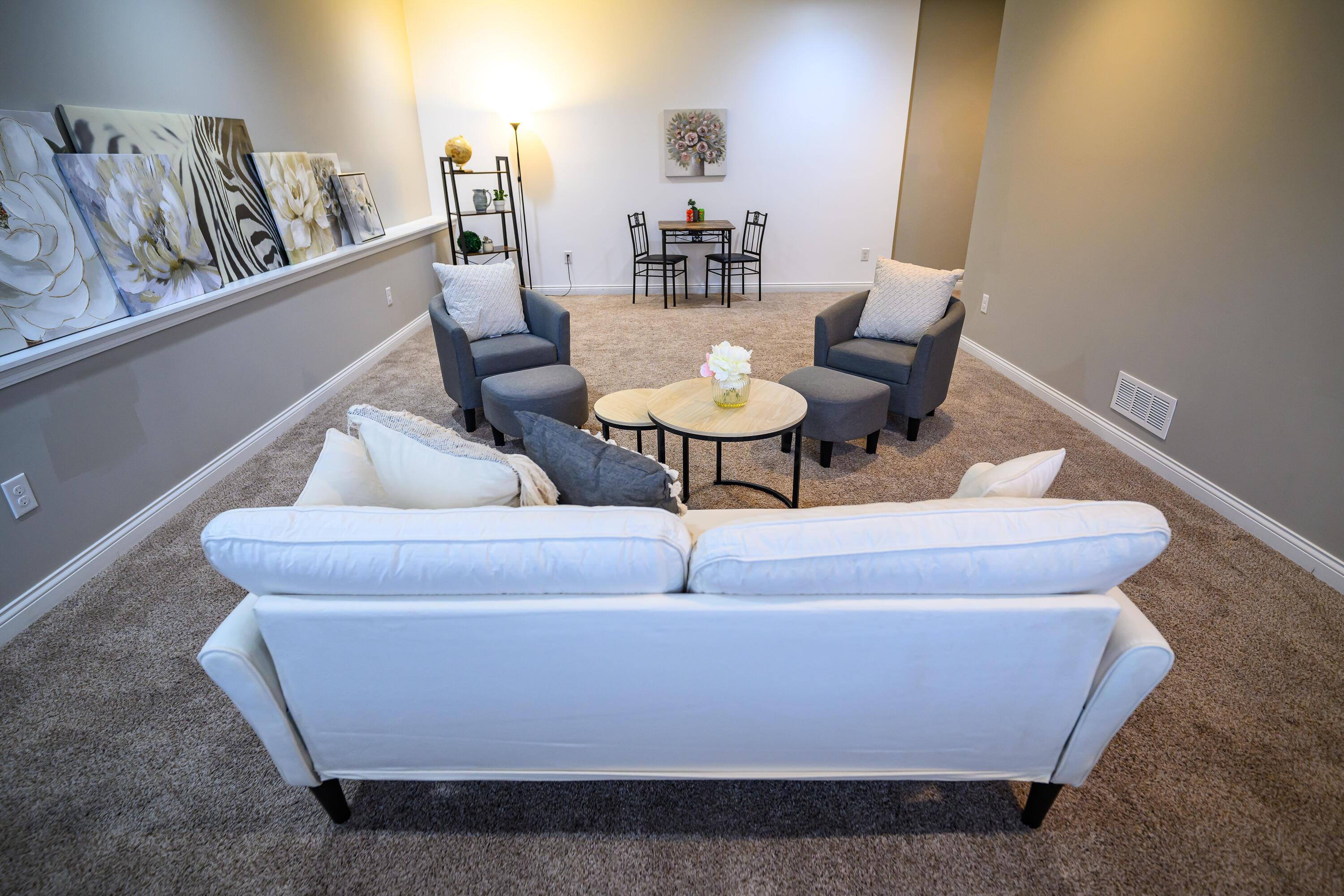8007 Finch Leaf Drive