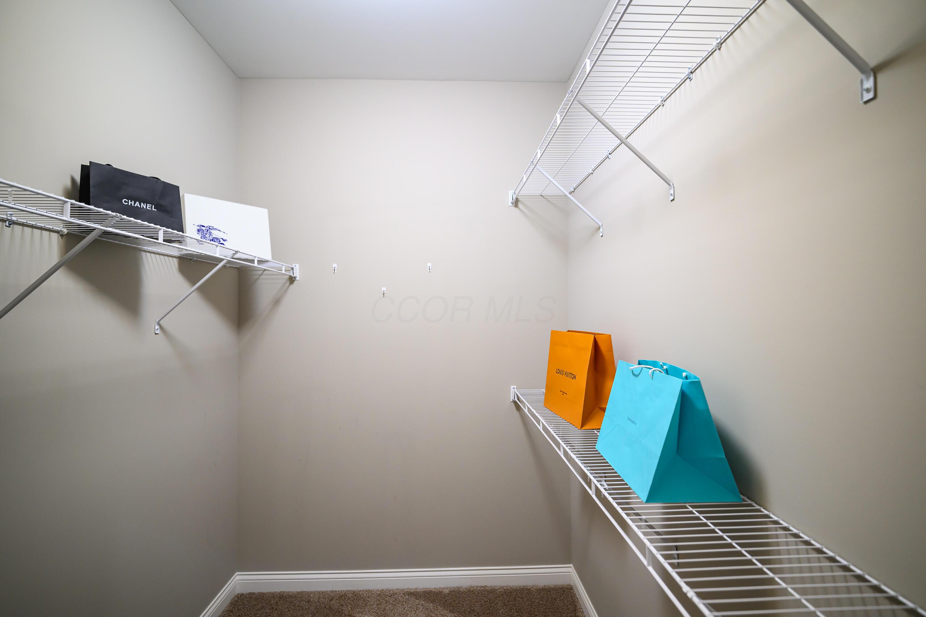 8007 Finch Leaf Drive
