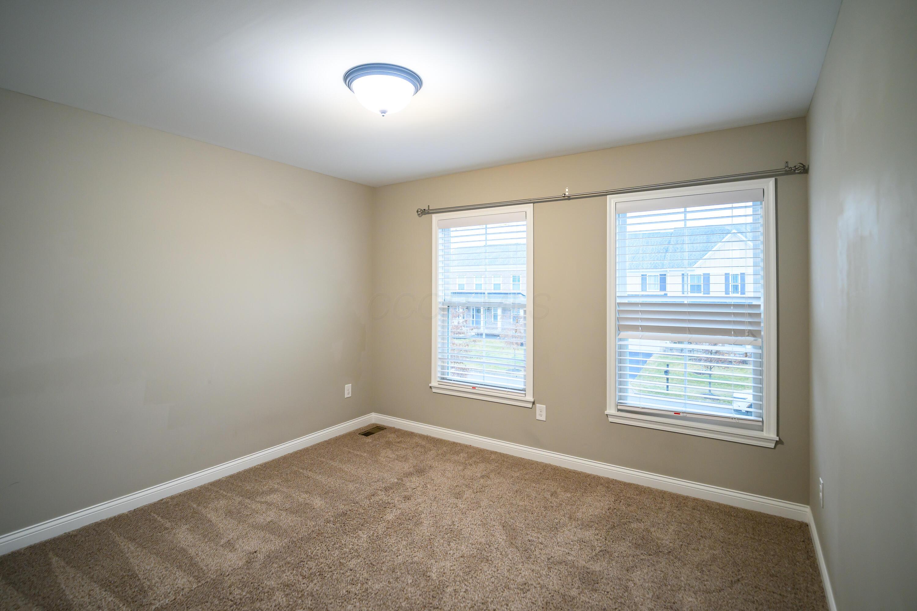 8007 Finch Leaf Drive