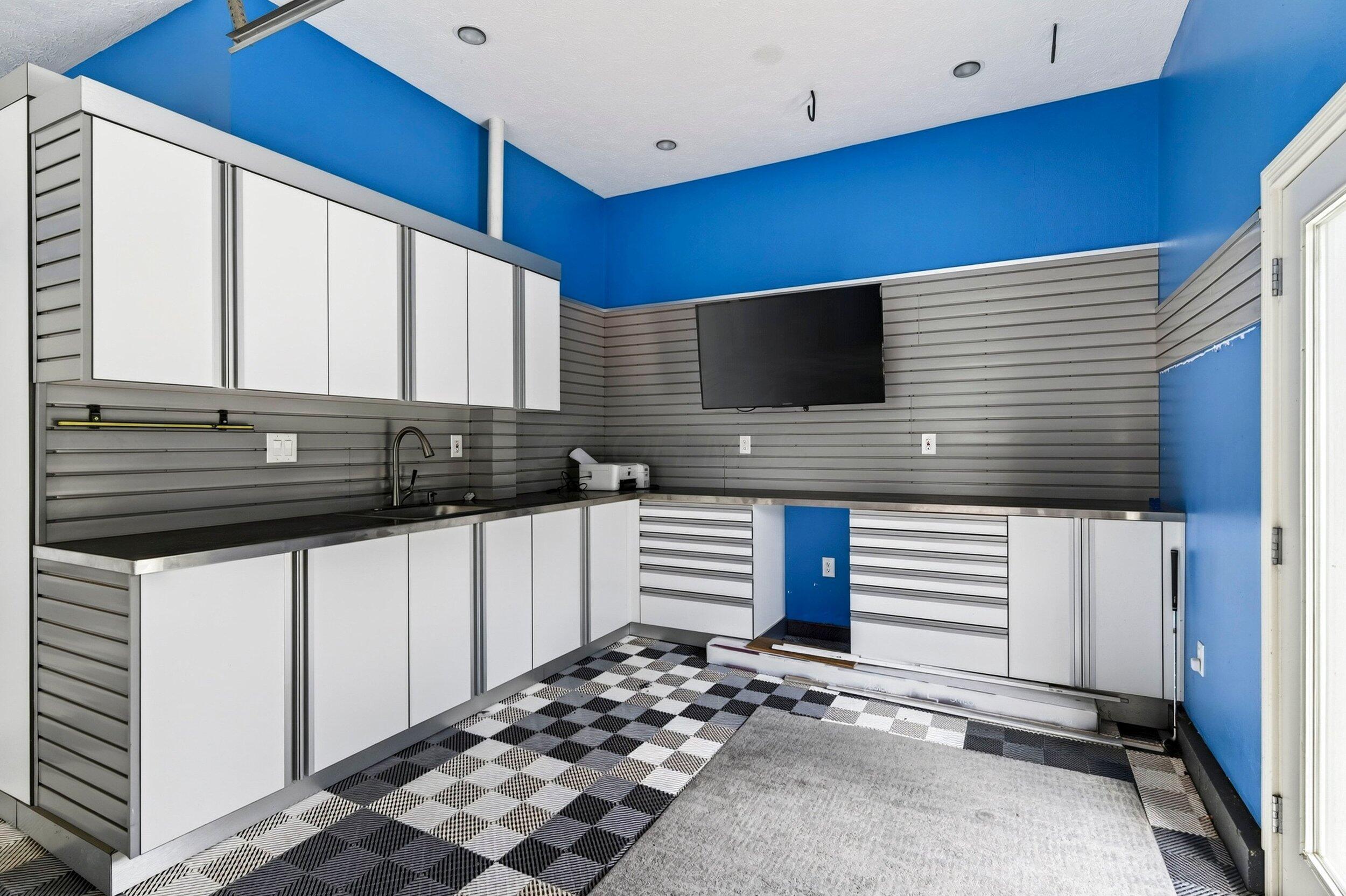 5521 Oak View Drive