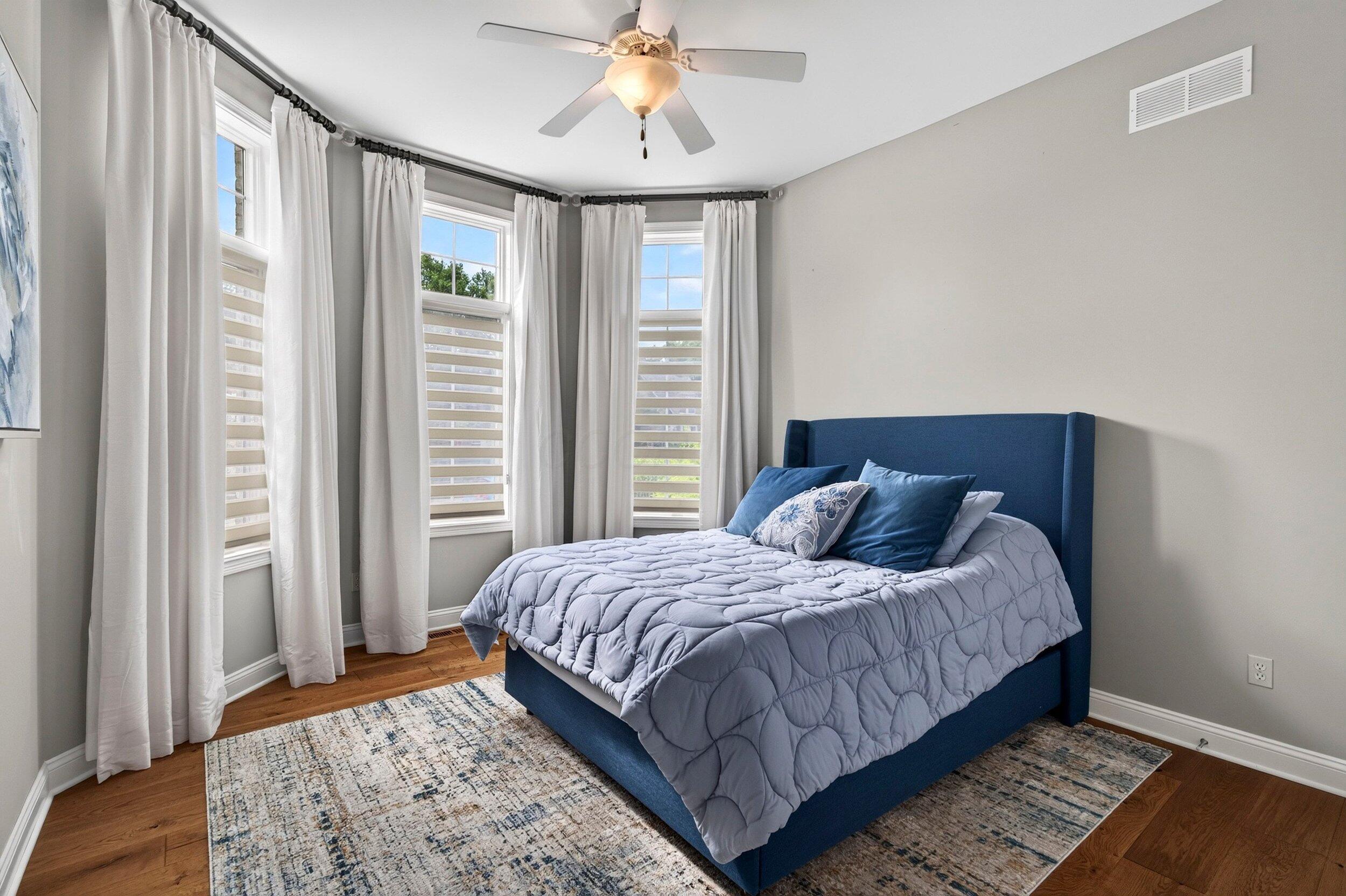 5521 Oak View Drive