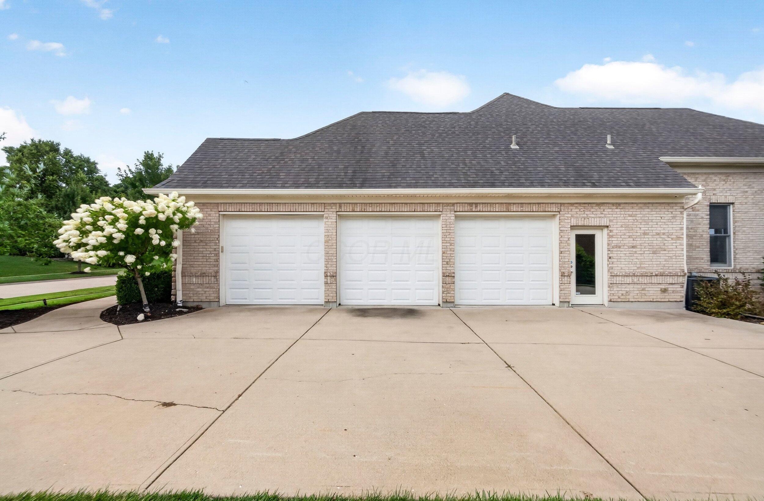 5521 Oak View Drive