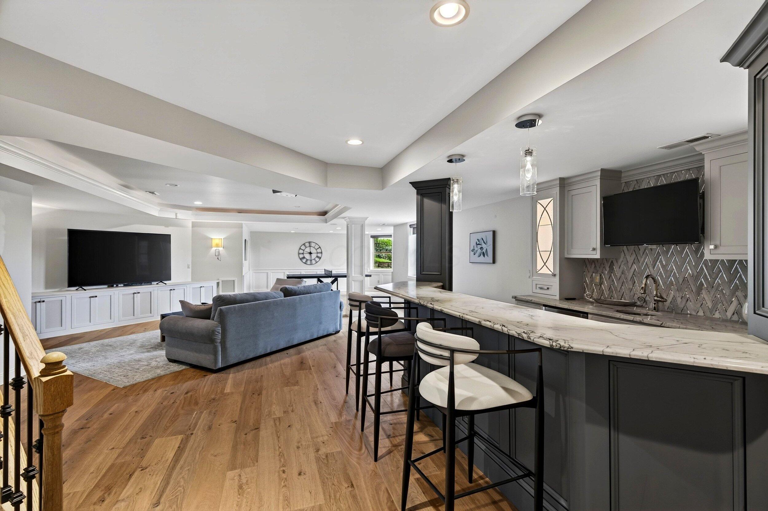 5521 Oak View Drive