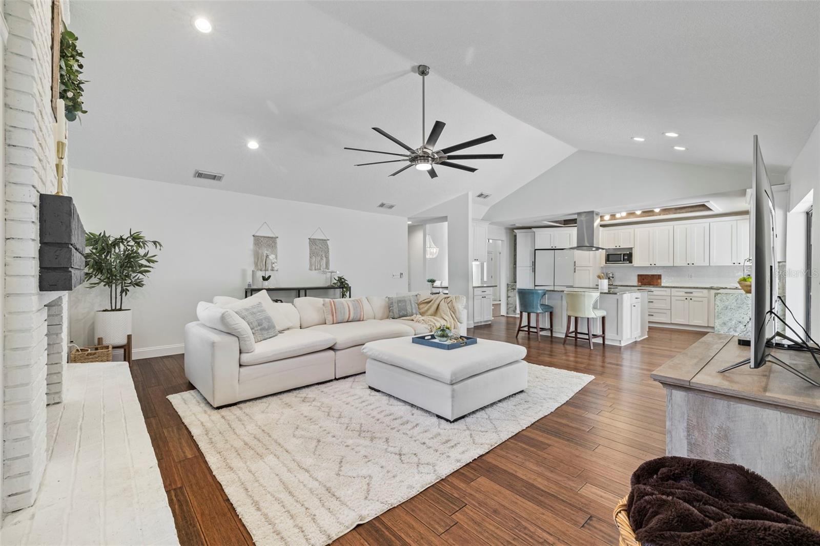 18102 FAIRPOINT PL