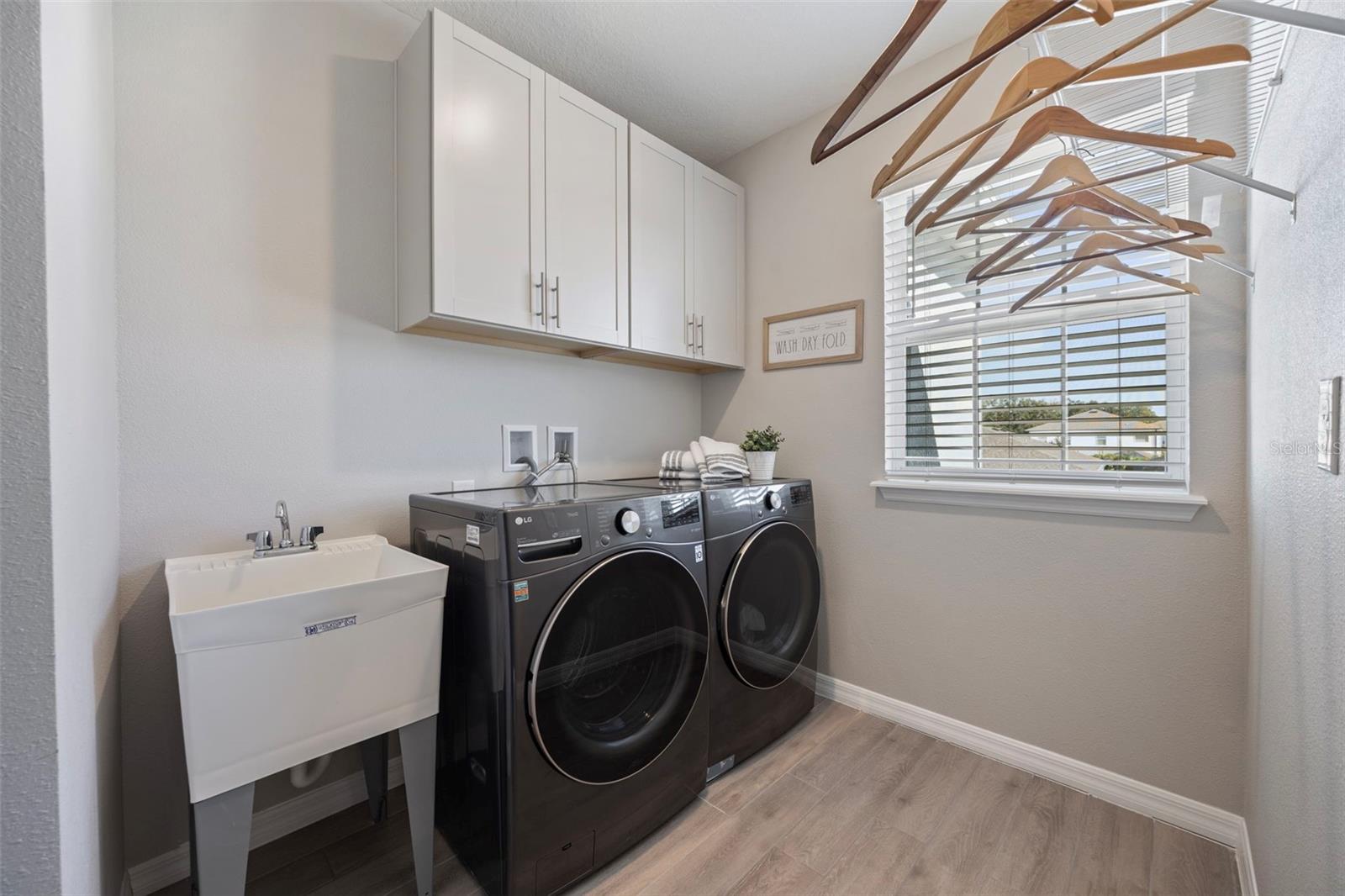 10906 KIDRON VALLEY LN