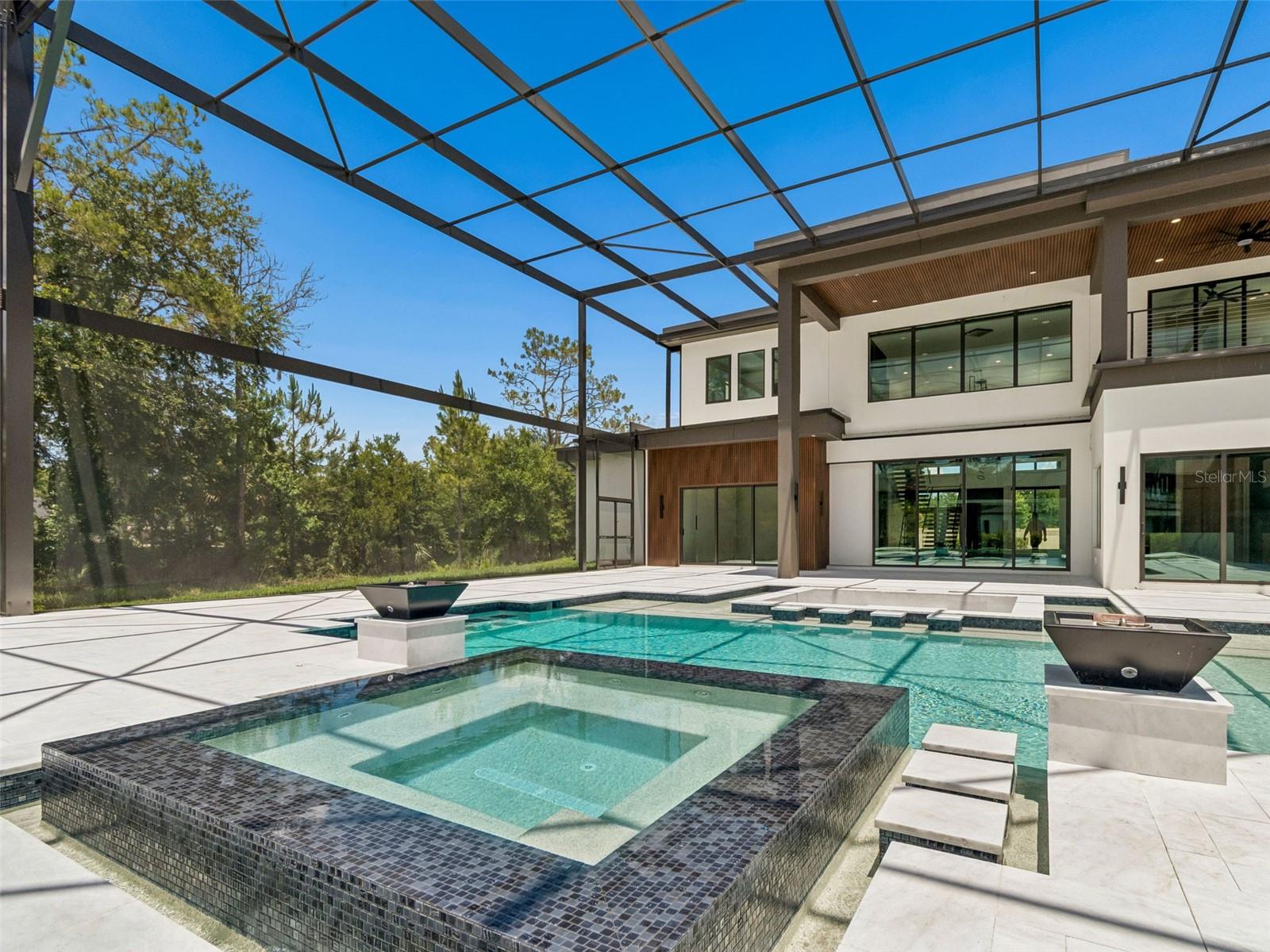 144 KEYSTONE PALMS BLVD
