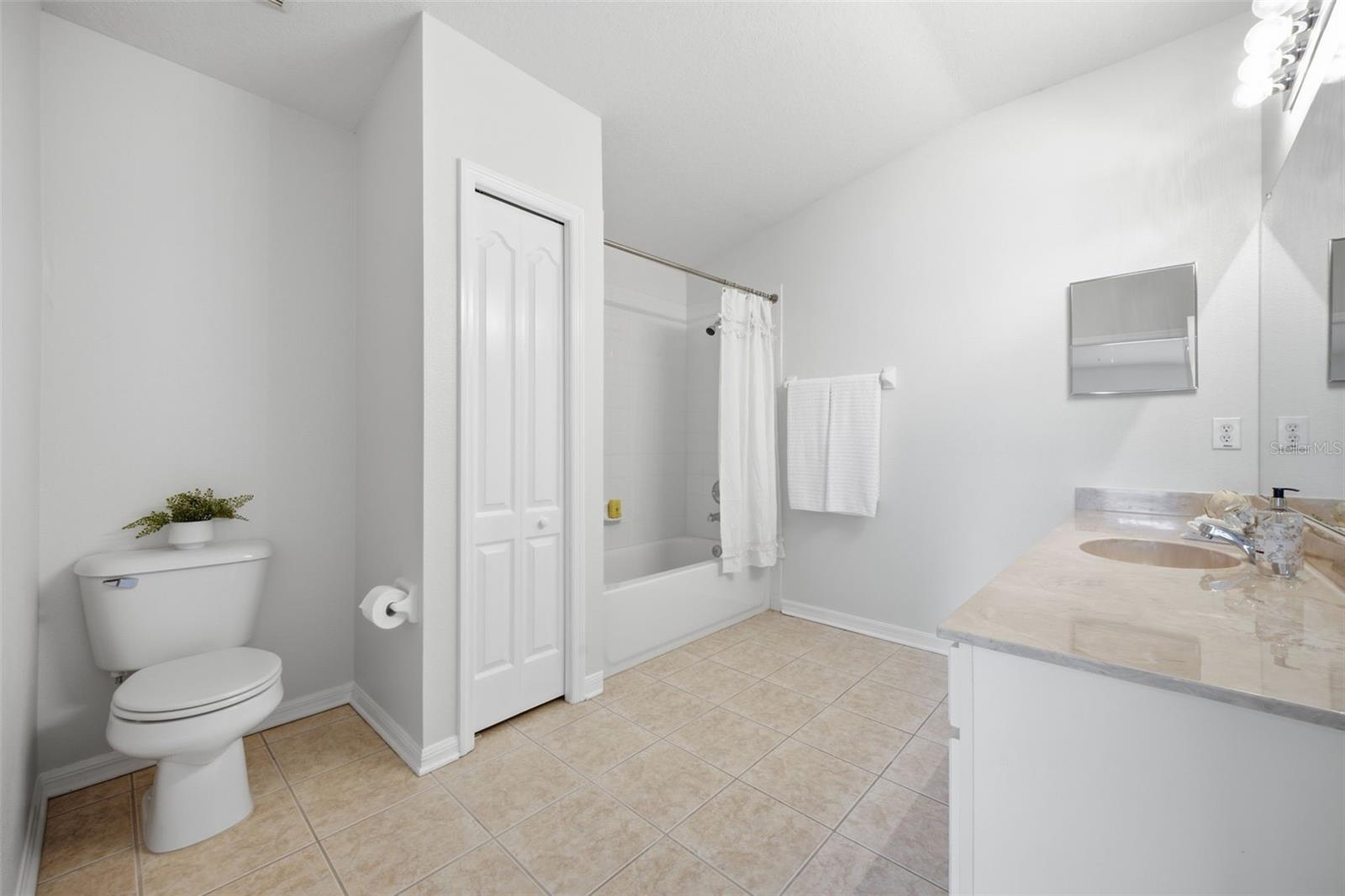 3553 HIGH HAMPTON CIR