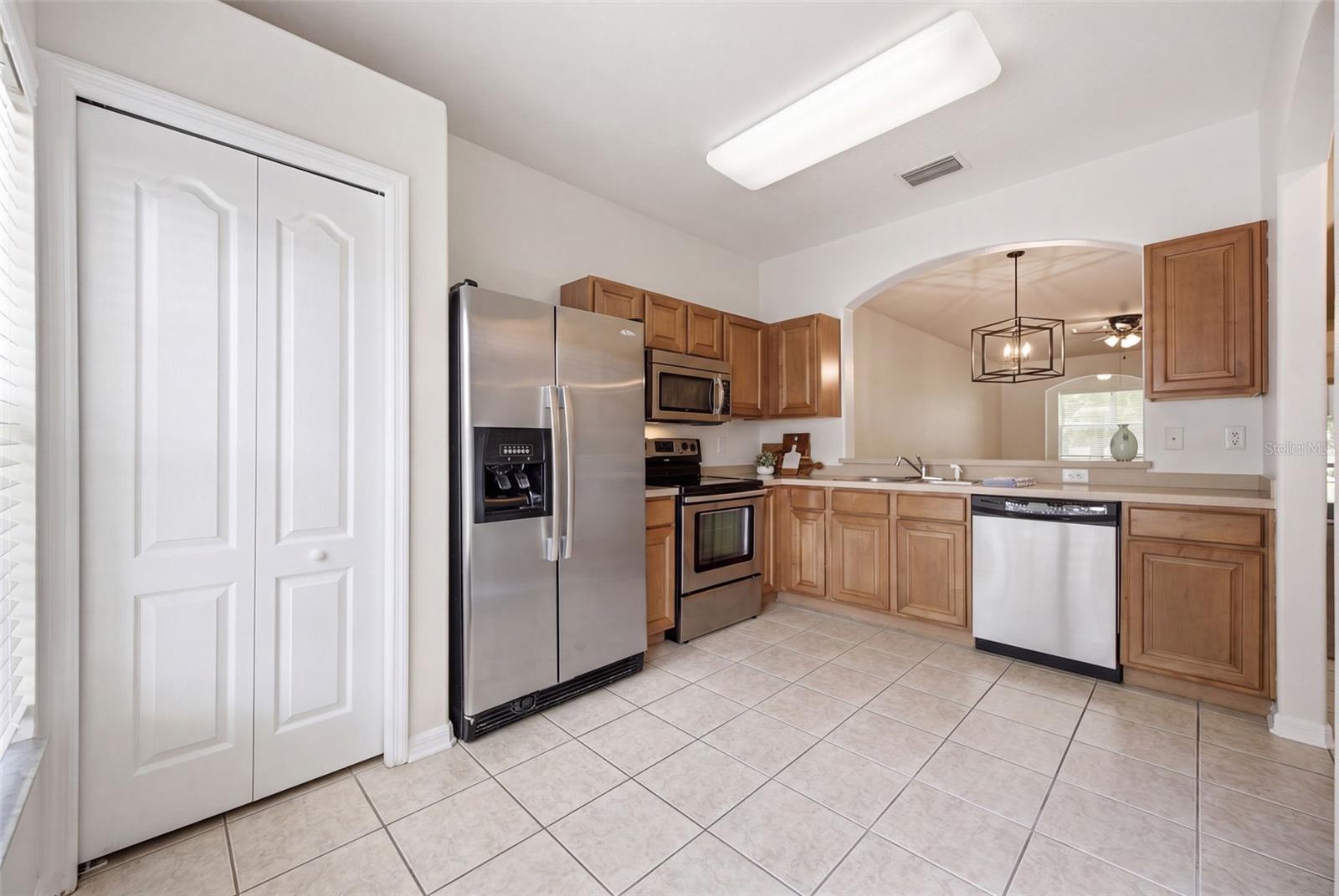 3553 HIGH HAMPTON CIR
