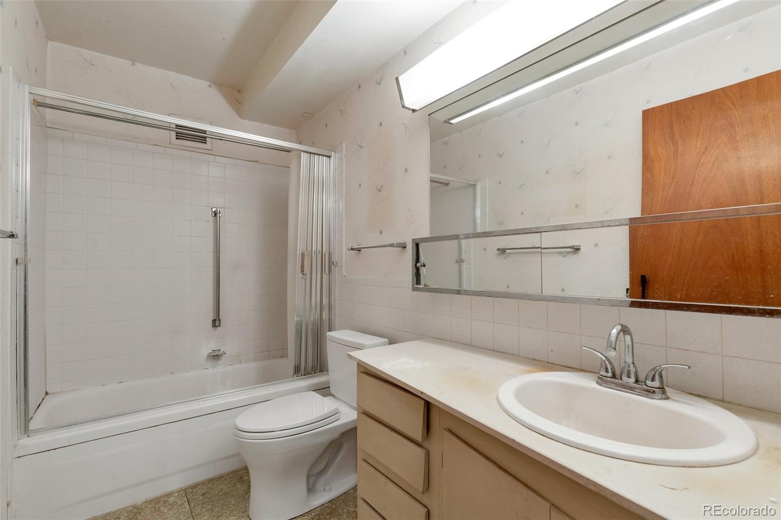 710 S Clinton Street Unit: 10A