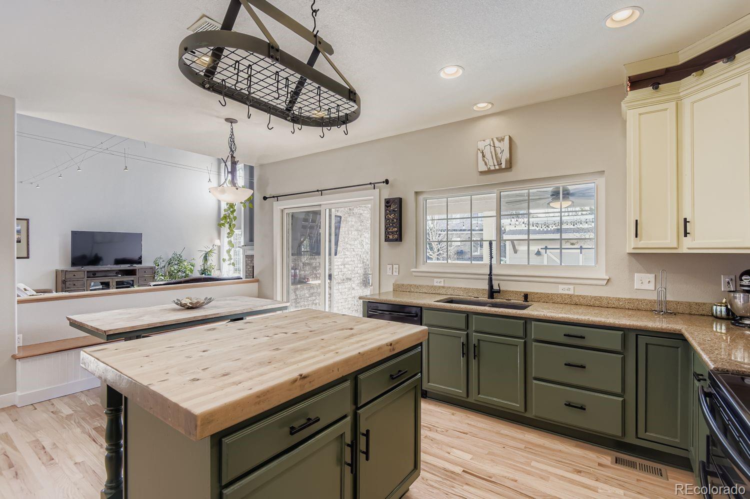 23594 E Arkansas Place