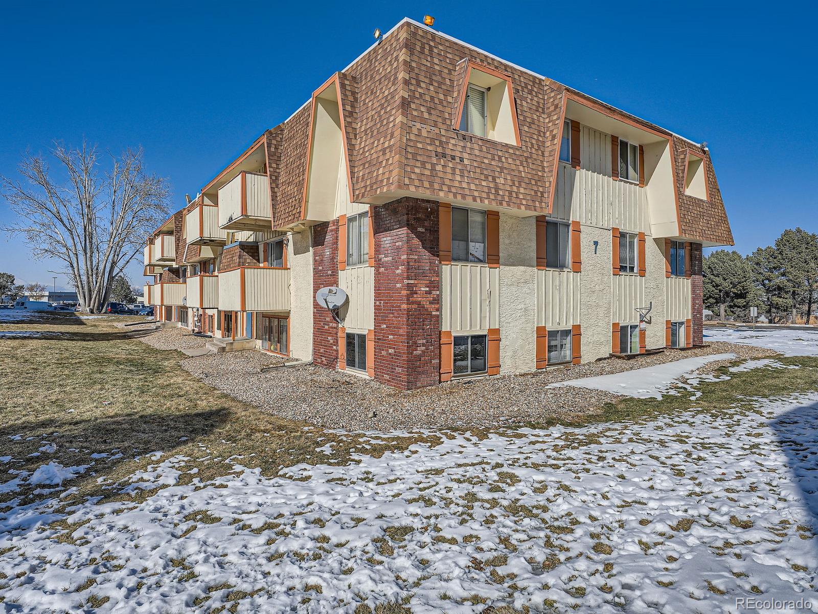 10211 Ura Lane Unit: 7-107