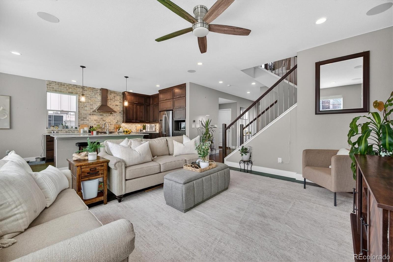 6760 Mariposa Court
