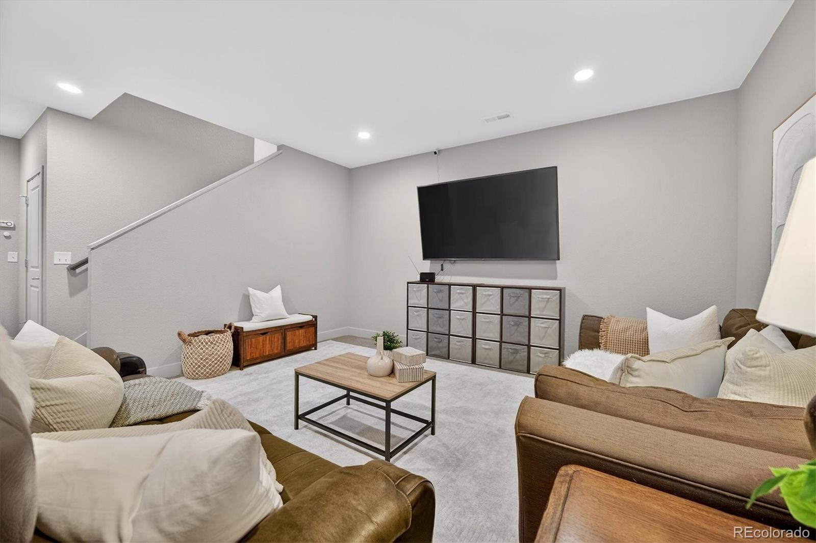 6760 Mariposa Court