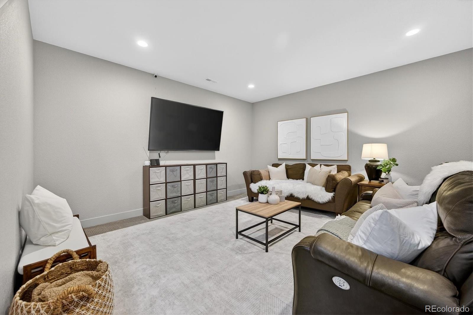 6760 Mariposa Court