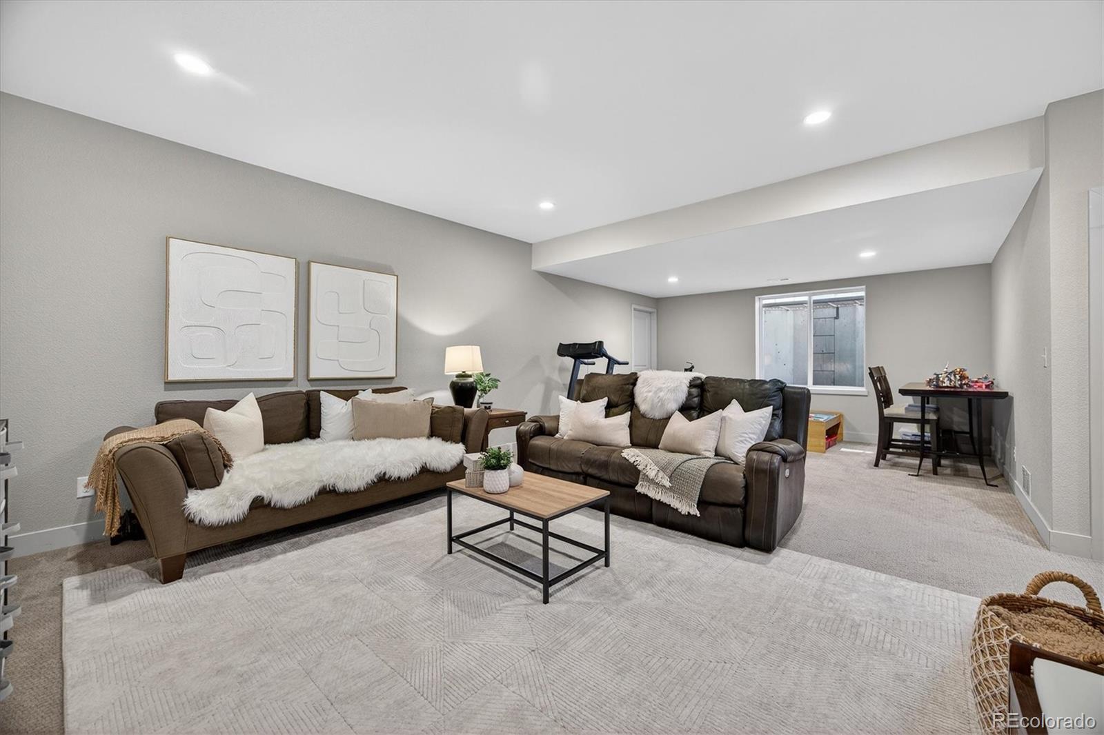 6760 Mariposa Court