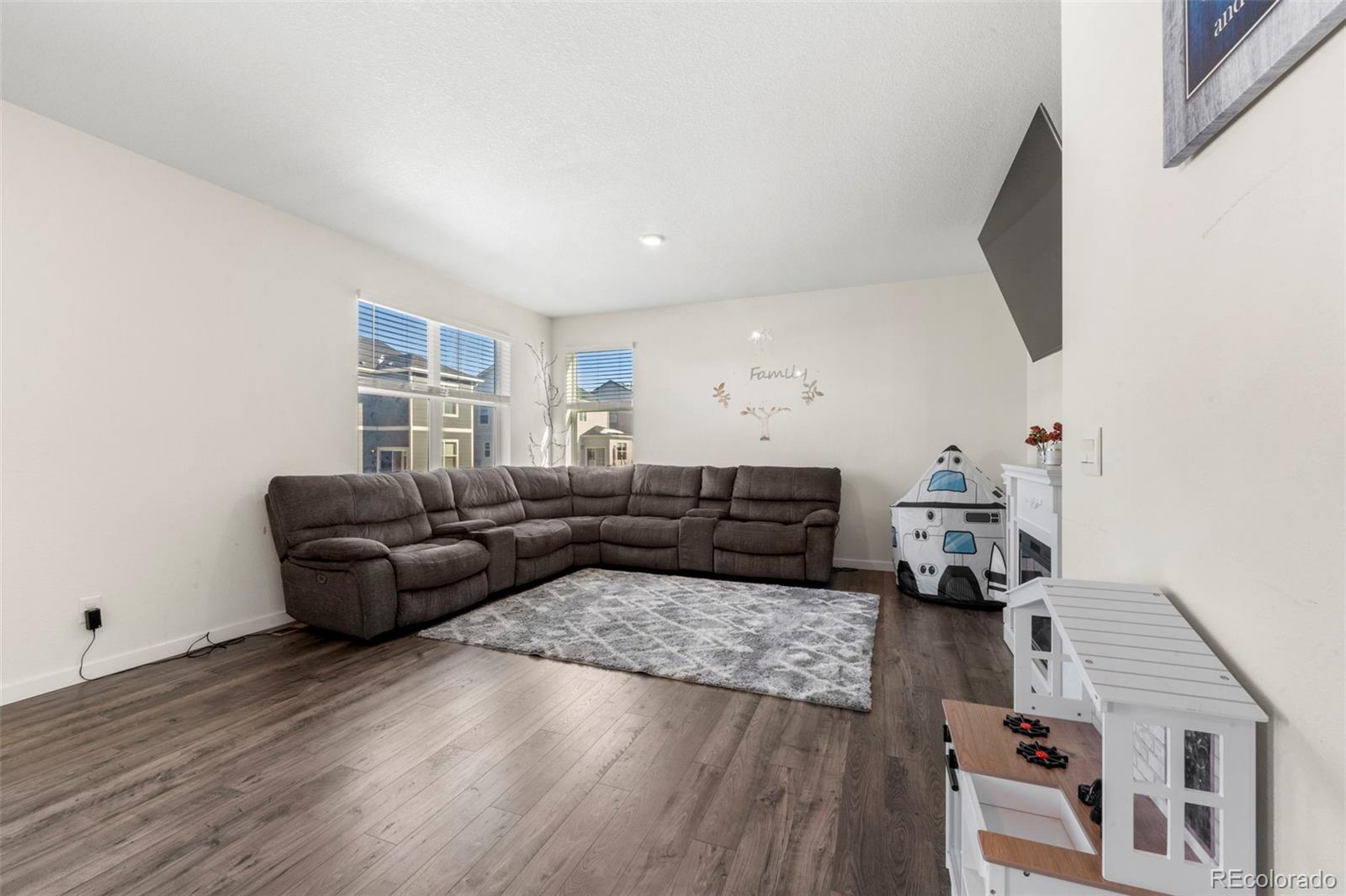 45827 Red Tail Drive