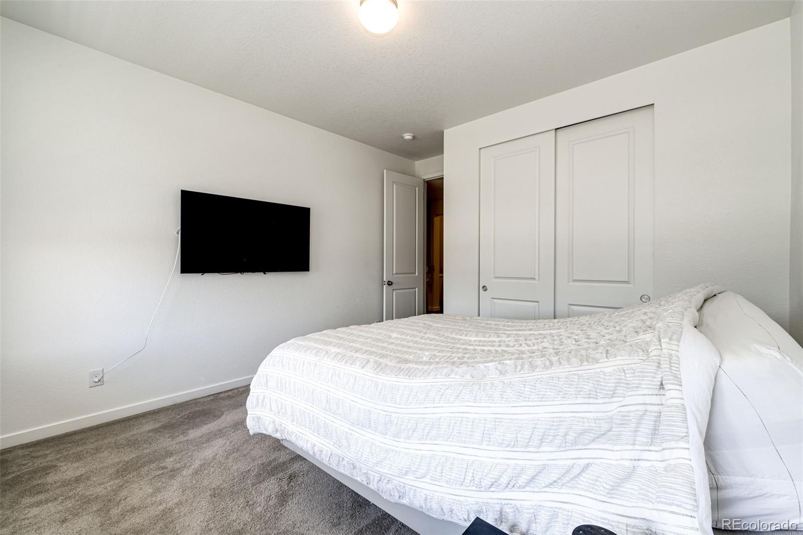 905 Pine Ridge Street