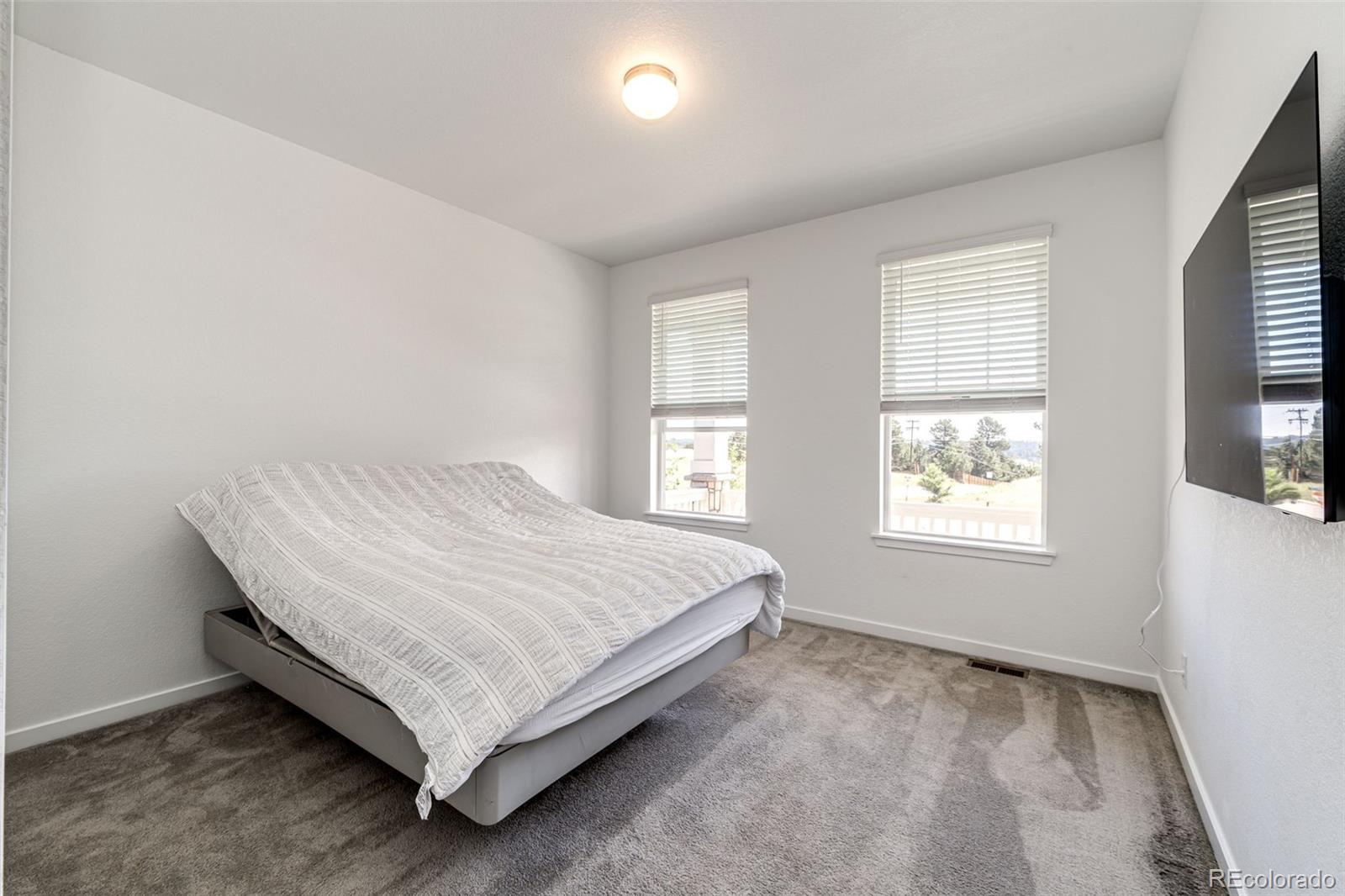 905 Pine Ridge Street