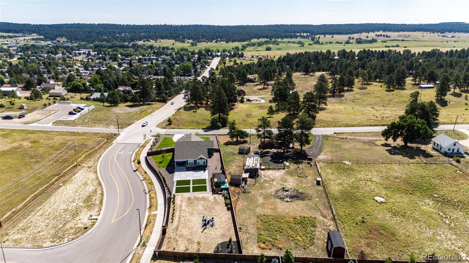 905 Pine Ridge Street