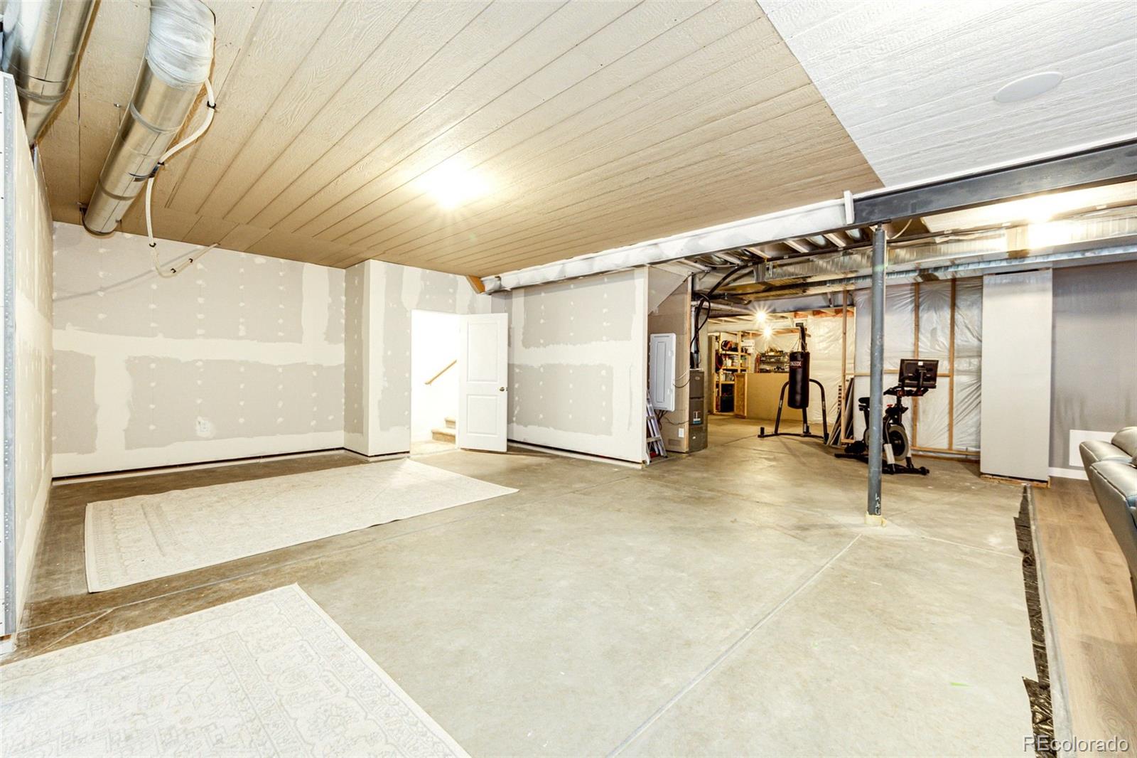 905 Pine Ridge Street