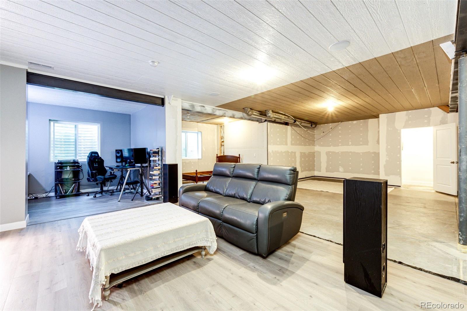 905 Pine Ridge Street