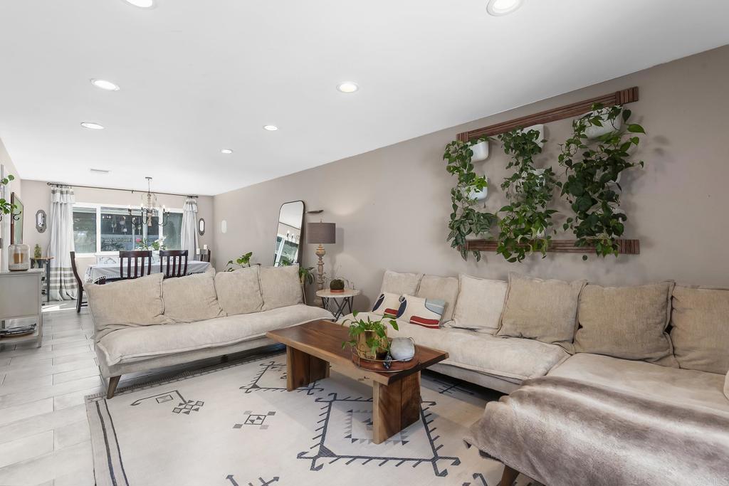 9721 Kenora Woods Lane