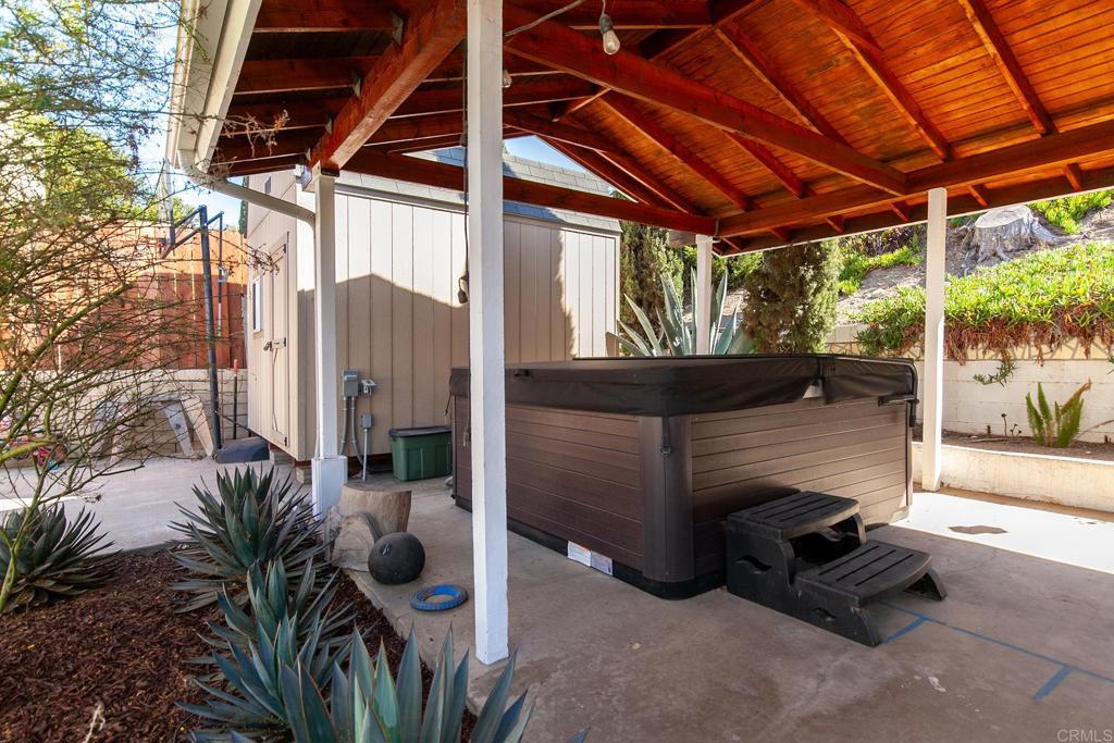 9721 Kenora Woods Lane