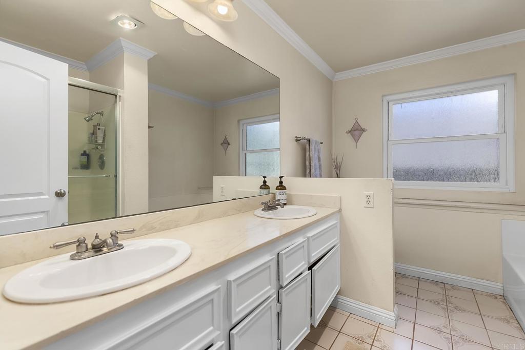 9721 Kenora Woods Lane