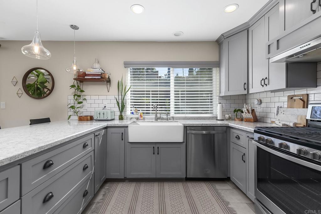 9721 Kenora Woods Lane