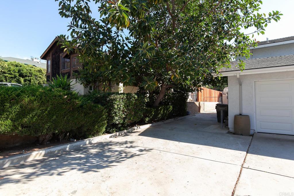 9721 Kenora Woods Lane