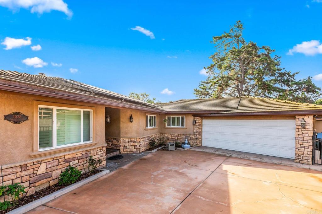 1038 Pinecrest Avenue