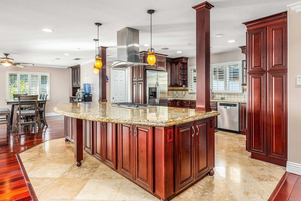 1038 Pinecrest Avenue