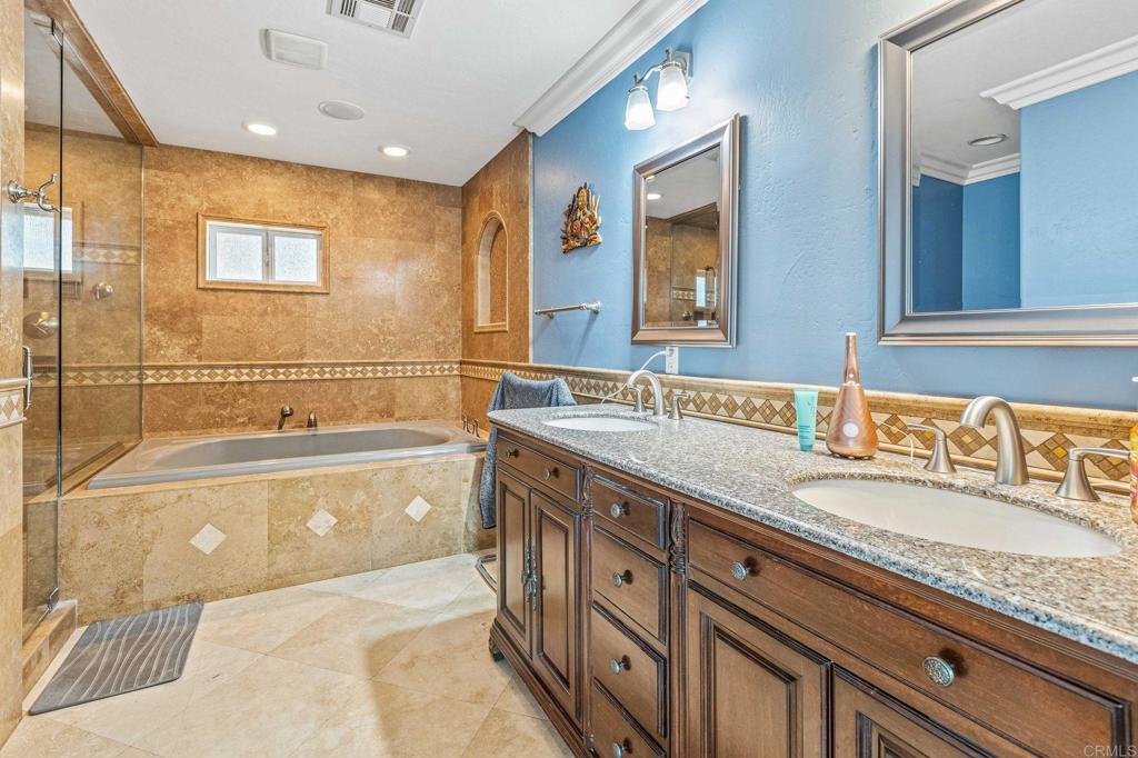 1038 Pinecrest Avenue