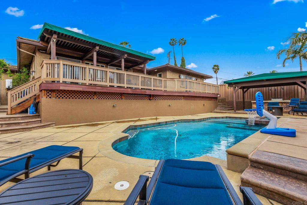 1038 Pinecrest Avenue