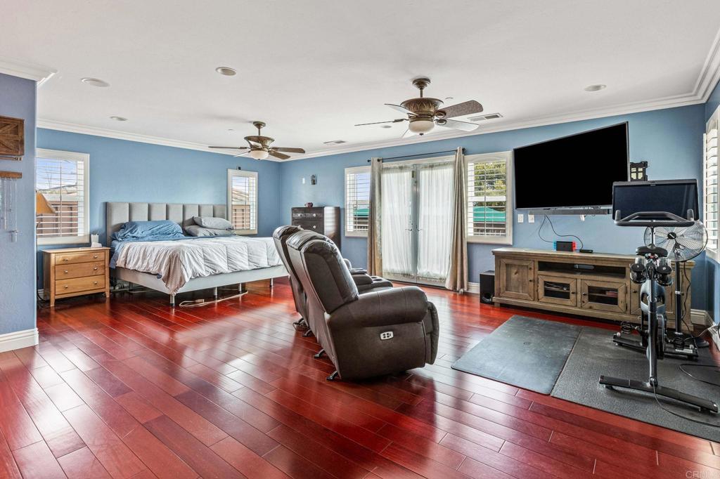 1038 Pinecrest Avenue