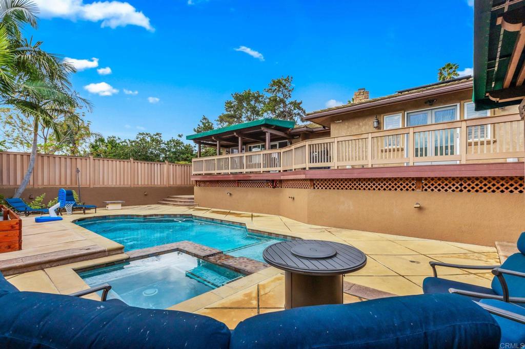 1038 Pinecrest Avenue