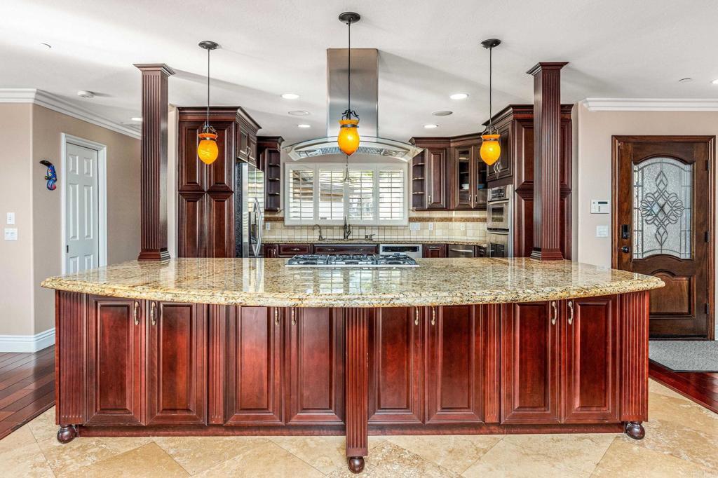 1038 Pinecrest Avenue