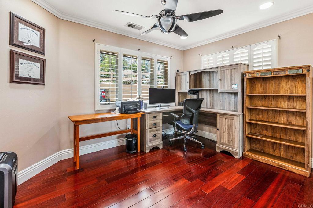 1038 Pinecrest Avenue