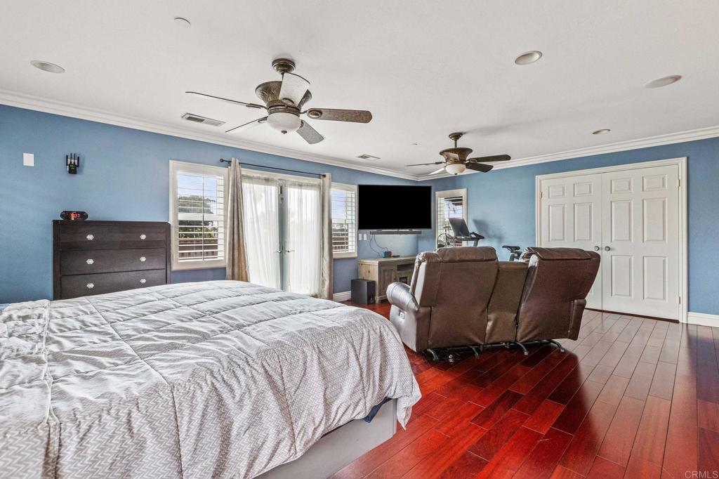 1038 Pinecrest Avenue