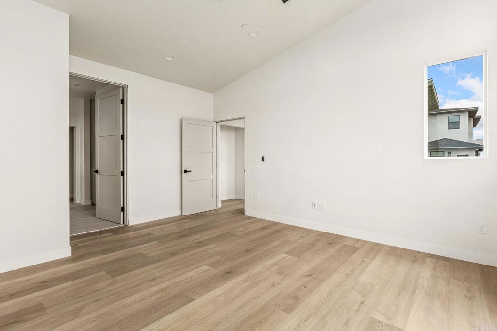 1535 Mount Glen