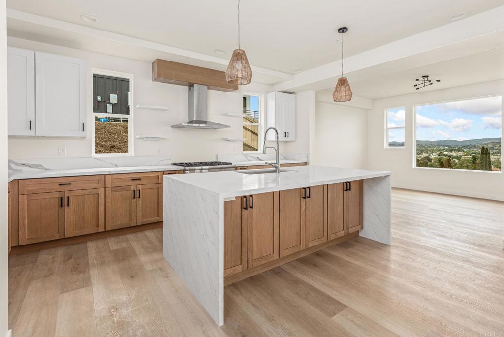 1535 Mount Glen