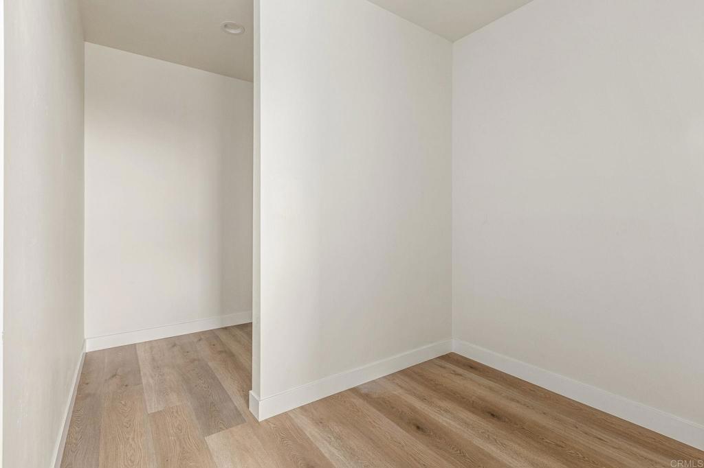 1535 Mount Glen
